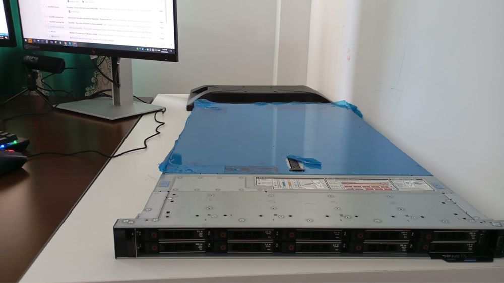 Фото б/у сервера Dell PowerEdge R640 — 2× Xeon Gold 6154 / 256 GB RAM / 36 ядер, Алматы, Ауэзовский район
